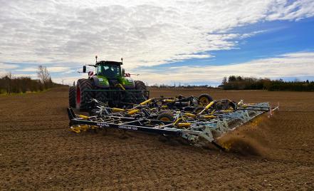 Multiva Crossline – En løsning, der giver effektivitet og pålidelighed i jordbearbejdning