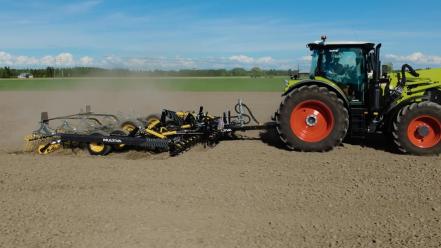 Multiva Optima Evo is a new generation of the classic seedbed cultivator for all soil types. The ingenious and spacious...