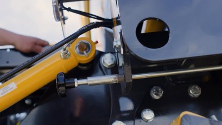Multivan sähkösyöttöisissä kolme ja neljä metrisissä kylvölannoittimissa kiertokokeiden teko on erityisen helppoa ja nop...