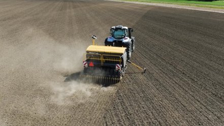 Multiva eForte seeders have been designed to help the user to enhance the effectiveness and decrease costs of operation....