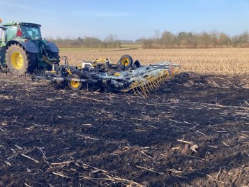 Multiva Avaran - en ekstremt alsidig harve🇩🇰 Avaran harven viser her alle styrkerne👍 Kunden afprøvede harven under 3...