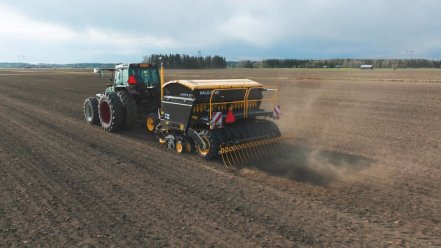 🌱 Multiva eForte Elisan ja Petterin maatilalla – asiakastarina 🇫🇮 Keväällä alkanut asiakastarina saa jatkoa! Videolla...