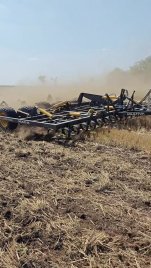 Zajlanak a tarlóhántás demók a TopLine Super 600 XL-el, most száraz körülmények közt dolgoztunk 7cm mélységben. Hadat üz...