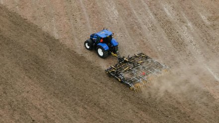 Multiva TopLine Super XL is a durable and versatile harrow representing a new way of thinking considering seedbed cultiv...