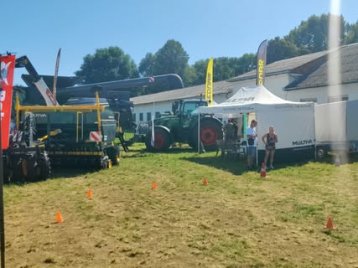 Megkezdődött a 2025. évi Hajdúsági Expo és a Traktorpulling. 🌞🚜🚜🛻🥇 Mi egy eForte 300 direktvetőgéppel és hideg fris...
