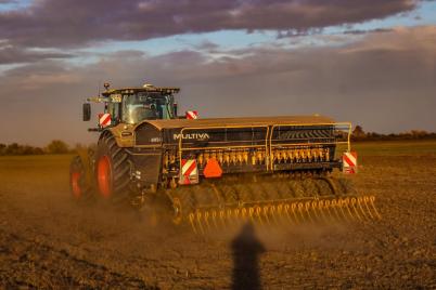 Ugyan a könnyebb szállítás miatt 3 méter széles eForte-val demózunk, mindegyik típusunk (Cerex és Forte EVO, eCerex és e...