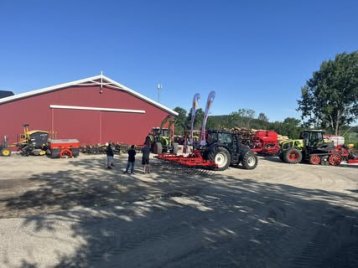 Velkommen til Karbon Agro🇳🇴 Multiva er på messen med Norwegian Agro Machinery🙂 Kom forbi og oplev harve til pløjefri...