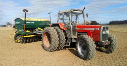 Mikko Miikkulainen in his farm in Loimaa, Finland has used Multiva Forte FX300 seeder in the spring works this year. Mul...